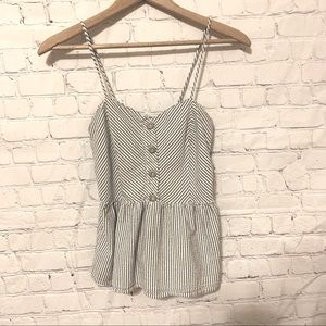 ✨BOGO✨ Cute Button Top